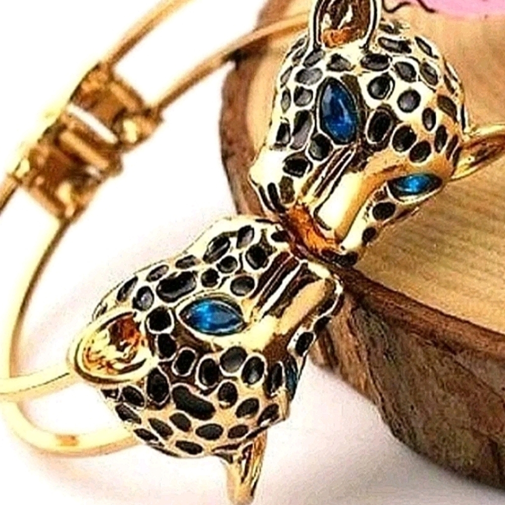 💎Amazing Animal Fashion Cuff with Blue Gem Eyes